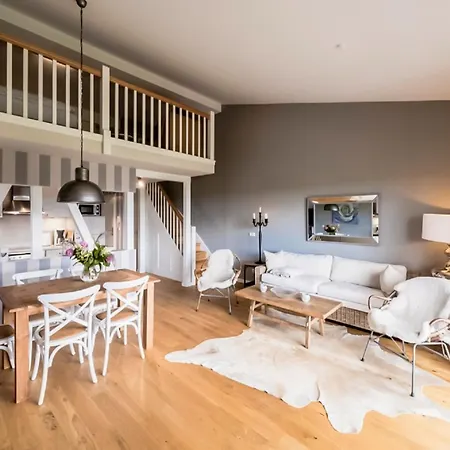 Lerchenhof In * Reestow